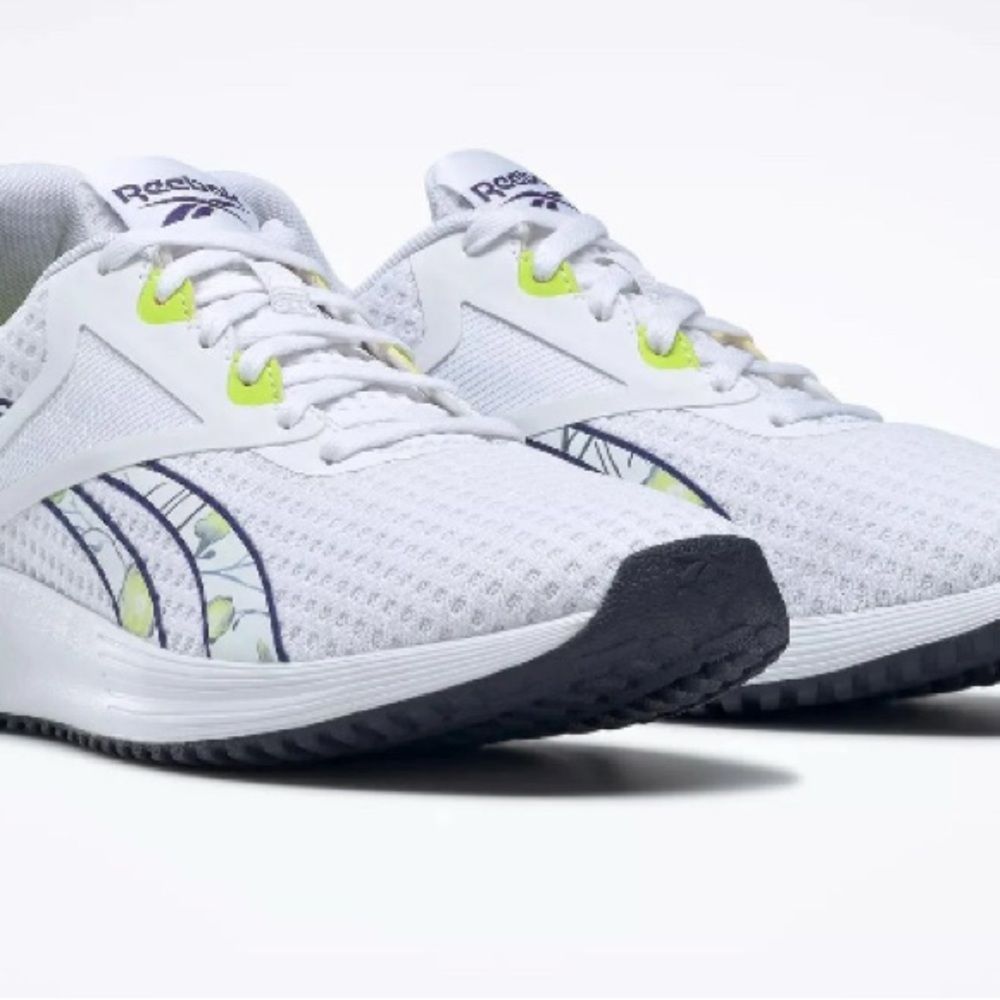Reebok White and Black Athletic Shoes Lightweight Mesh Design